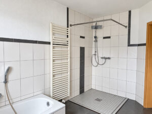 Bad:Dusche